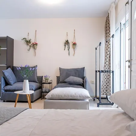 Blossom Apartment *